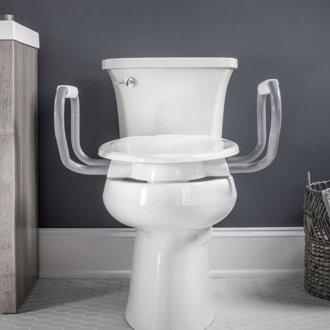 E/R85320ARM Bemis Independence Assurance® with Clean·Shield™ with Support Arms Featuring Stay·Tite® Commercial Fastening System™ and Super·Grip® Bumpers